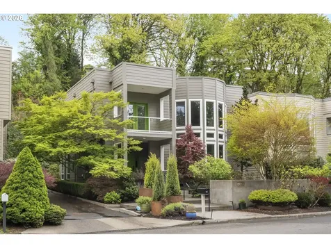 3016 SE Berkeley Place Portland OR 97202