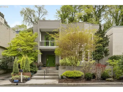 3016 SE Berkeley Place Portland OR 97202