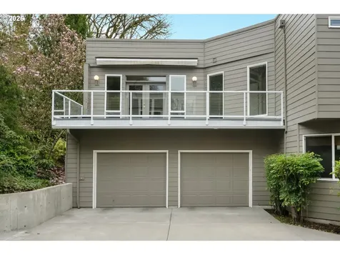 3016 SE Berkeley Place Portland OR 97202