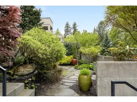 3016 SE Berkeley Place Portland OR 97202