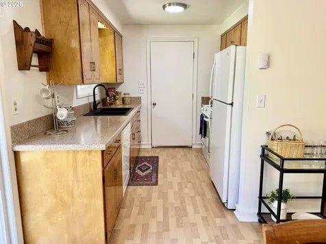 345 E Rosewood Avenue Eugene OR 97404
