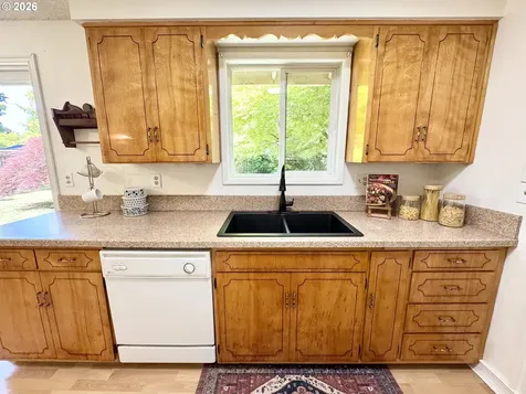 345 E Rosewood Avenue Eugene OR 97404