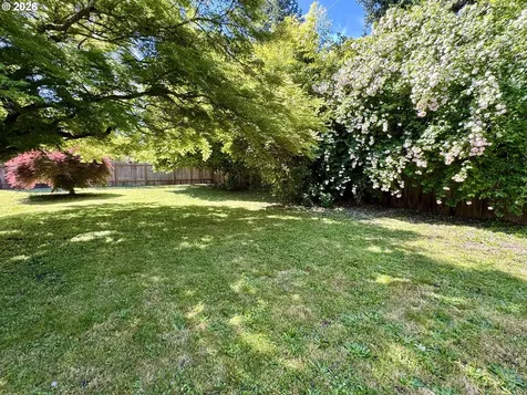 345 E Rosewood Avenue Eugene OR 97404