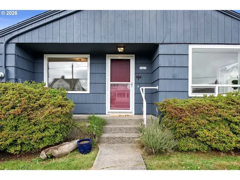 1465 3rd Street Astoria OR 97103