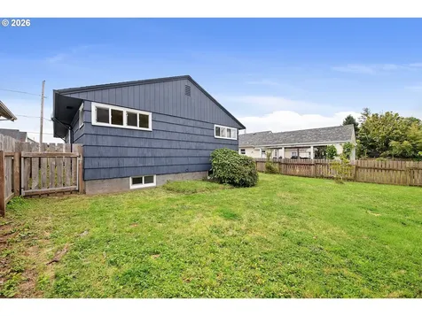 1465 3rd Street Astoria OR 97103