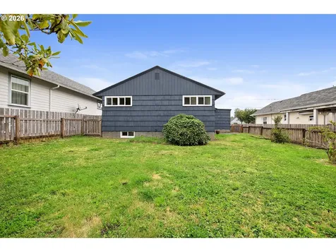 1465 3rd Street Astoria OR 97103