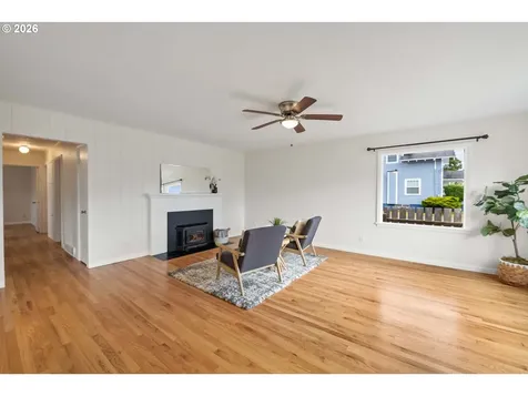 1465 3rd Street Astoria OR 97103