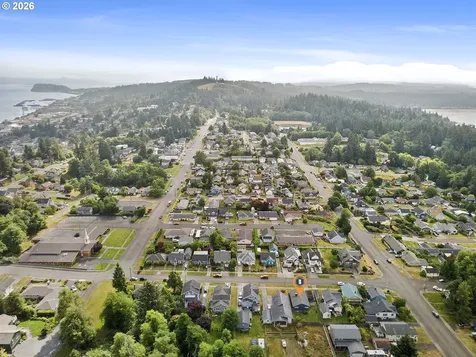 1465 3rd Street Astoria OR 97103