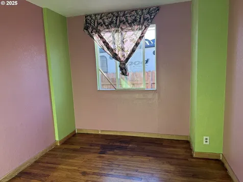 1707 H Street Springfield OR 97477
