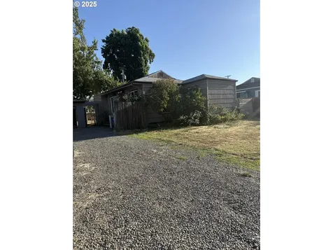 1707 H Street Springfield OR 97477