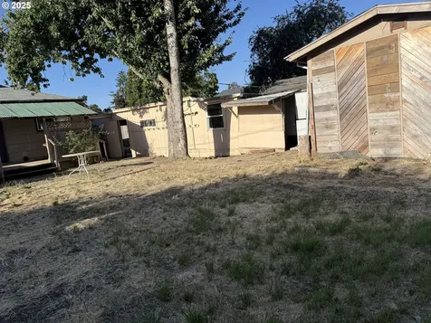 1707 H Street Springfield OR 97477