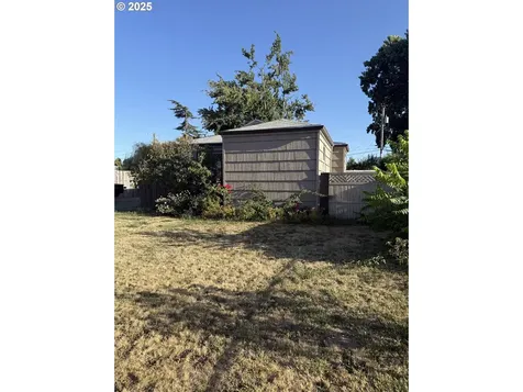 1707 H Street Springfield OR 97477