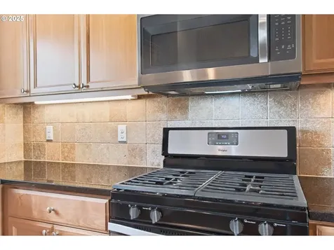 55 Monroe Drive Cathlamet WA 98612