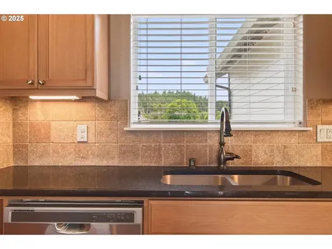 55 Monroe Drive Cathlamet WA 98612