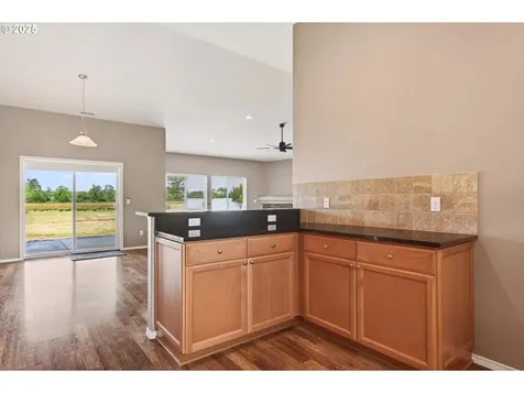 55 Monroe Drive Cathlamet WA 98612