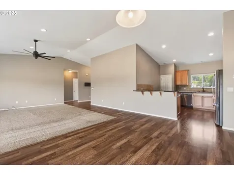55 Monroe Drive Cathlamet WA 98612