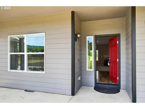 55 Monroe Drive Cathlamet WA 98612