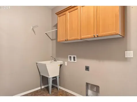 55 Monroe Drive Cathlamet WA 98612