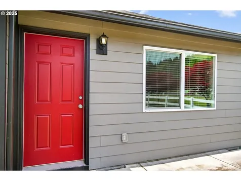 55 Monroe Drive Cathlamet WA 98612