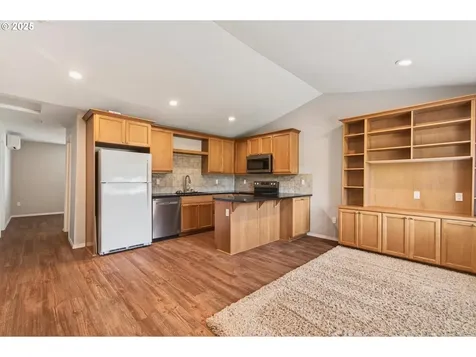 55 Monroe Drive Cathlamet WA 98612