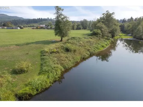 55 Monroe Drive Cathlamet WA 98612