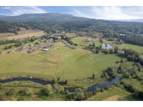 55 Monroe Drive Cathlamet WA 98612