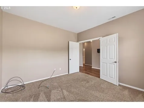 55 Monroe Drive Cathlamet WA 98612