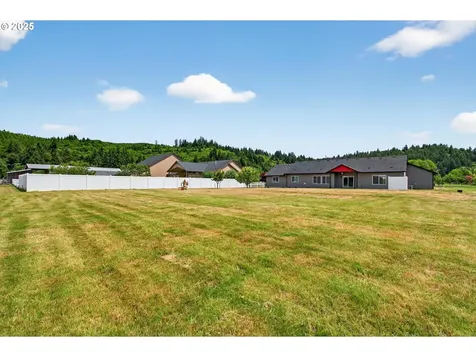 55 Monroe Drive Cathlamet WA 98612