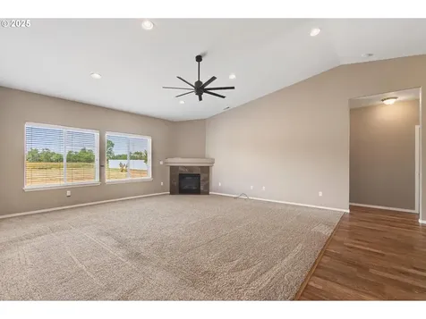 55 Monroe Drive Cathlamet WA 98612