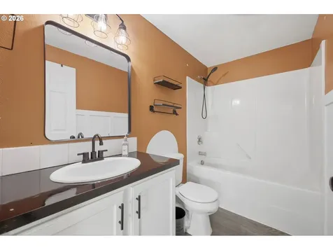 1121 Dahlia Street Woodburn OR 97071