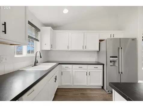 1121 Dahlia Street Woodburn OR 97071