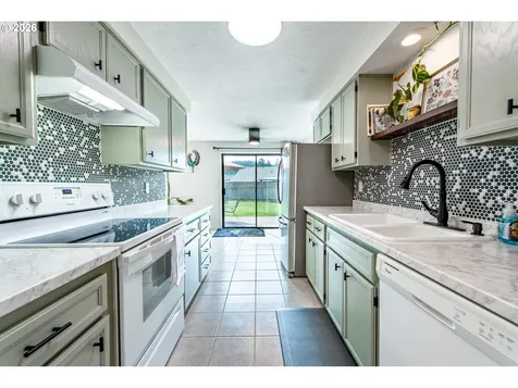 1121 Cedar Place Creswell OR 97426