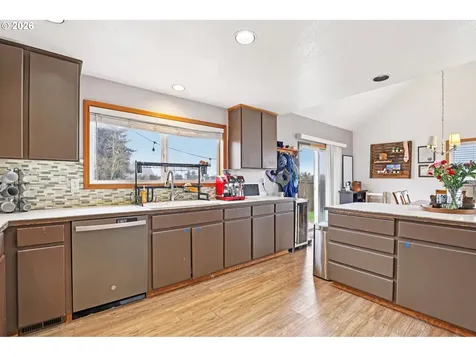310 Pacific Street Columbia City OR 97018