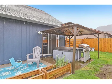 310 Pacific Street Columbia City OR 97018