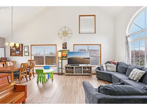310 Pacific Street Columbia City OR 97018