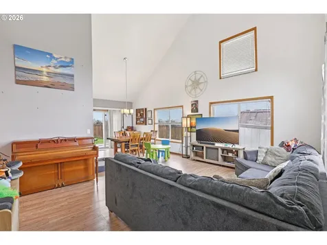 310 Pacific Street Columbia City OR 97018