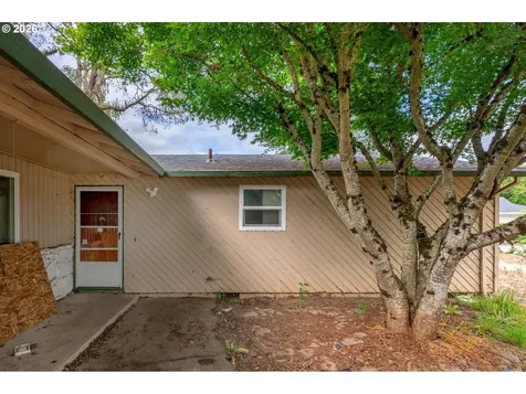 1535 SW 200th Court Beaverton OR 97003