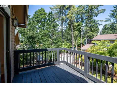 595 S 68th Place Springfield OR 97478