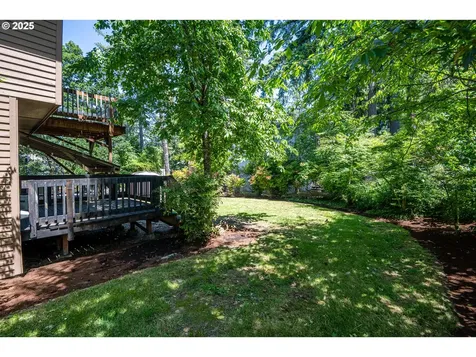 595 S 68th Place Springfield OR 97478