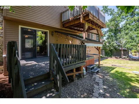 595 S 68th Place Springfield OR 97478