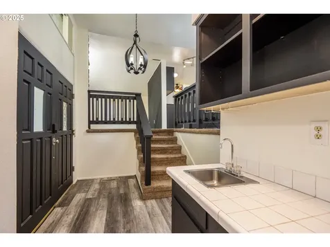 595 S 68th Place Springfield OR 97478