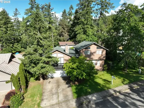 595 S 68th Place Springfield OR 97478