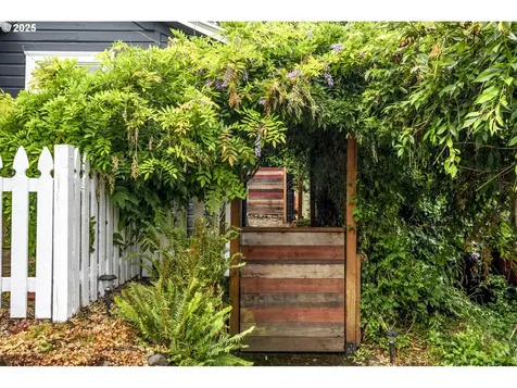 216 Jerome Street Oregon City OR 97045