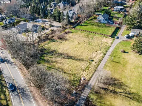 12395 Clara Lane Lake Oswego OR 97035