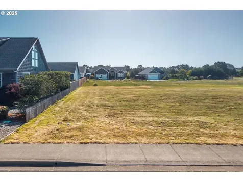 2710 Lincoln Avenue SW Bandon OR 97411