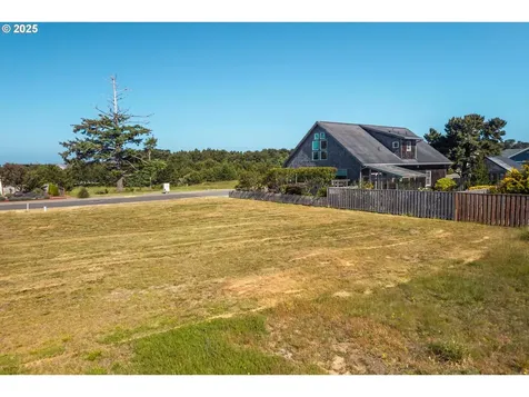 2710 Lincoln Avenue SW Bandon OR 97411