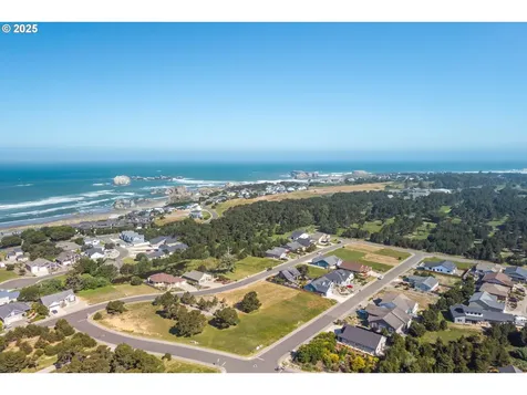 2710 Lincoln Avenue SW Bandon OR 97411