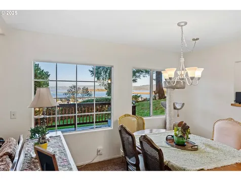 1254 N 6th Street Coos Bay OR 97420