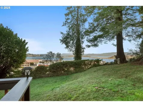 1254 N 6th Street Coos Bay OR 97420