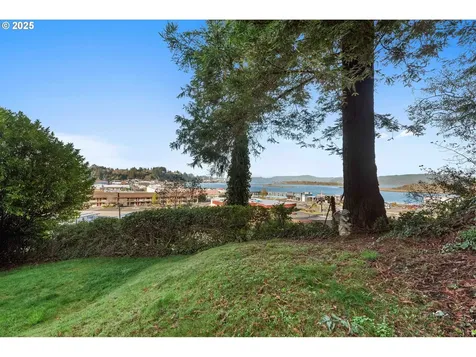 1254 N 6th Street Coos Bay OR 97420